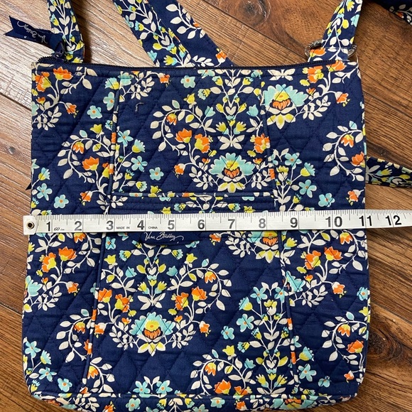 Vera Bradley Chandelier Floral Navy Blue crossbody purse bag - Picture 6 of 7